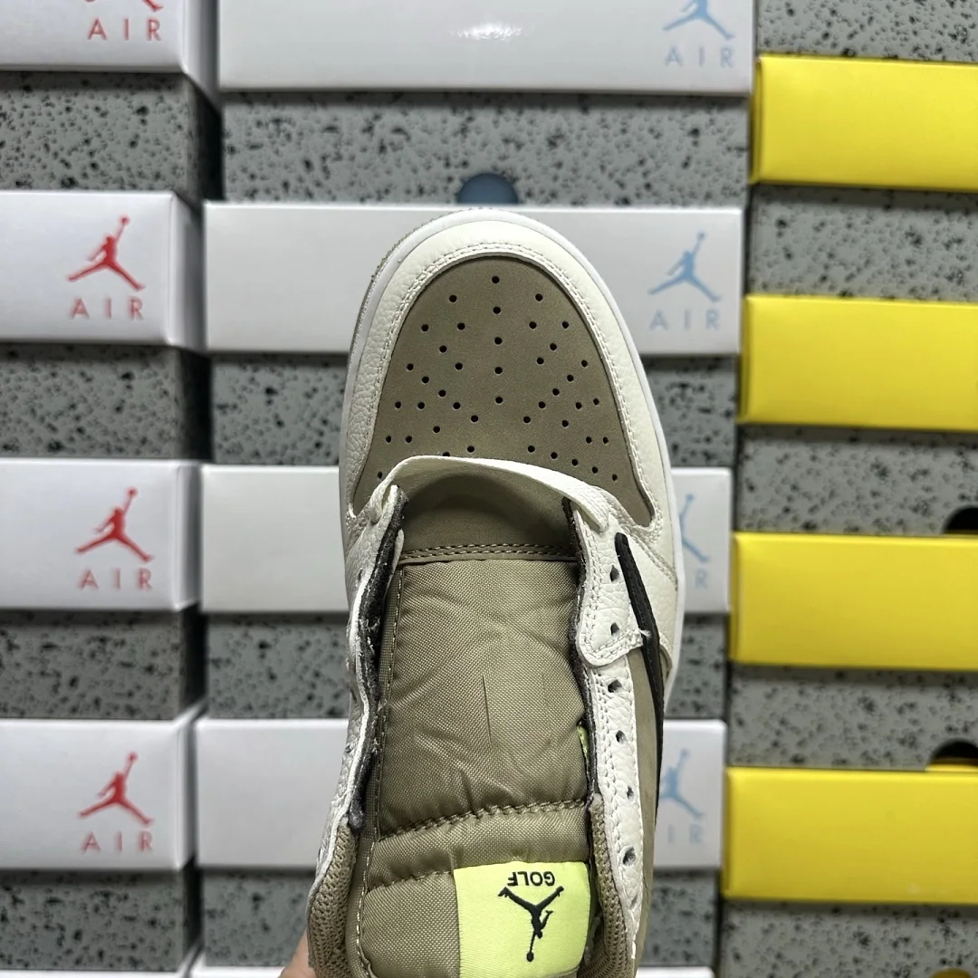 나이키 [PK] FZ3124-200 201949 Nike Travis Scott Neutral Olive 6.0 상세 이미지 2