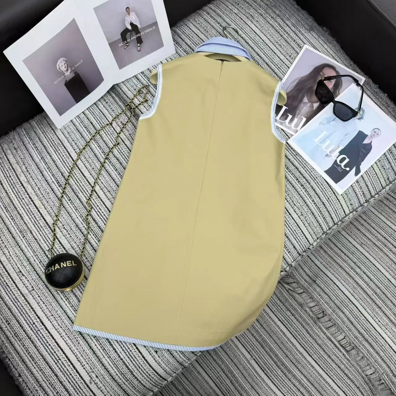 미우미우 스트라이프 카라 민소매 원피스 상세 이미지 8