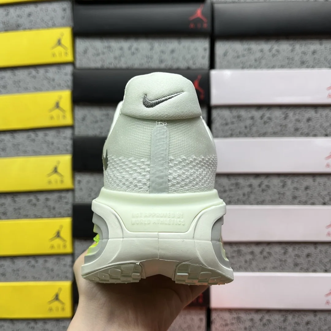 나이키 [CG] 보메로 프리미엄 HQ2050-300 201978 Nike Vomero Premium Barely Volt 상세 이미지 7
