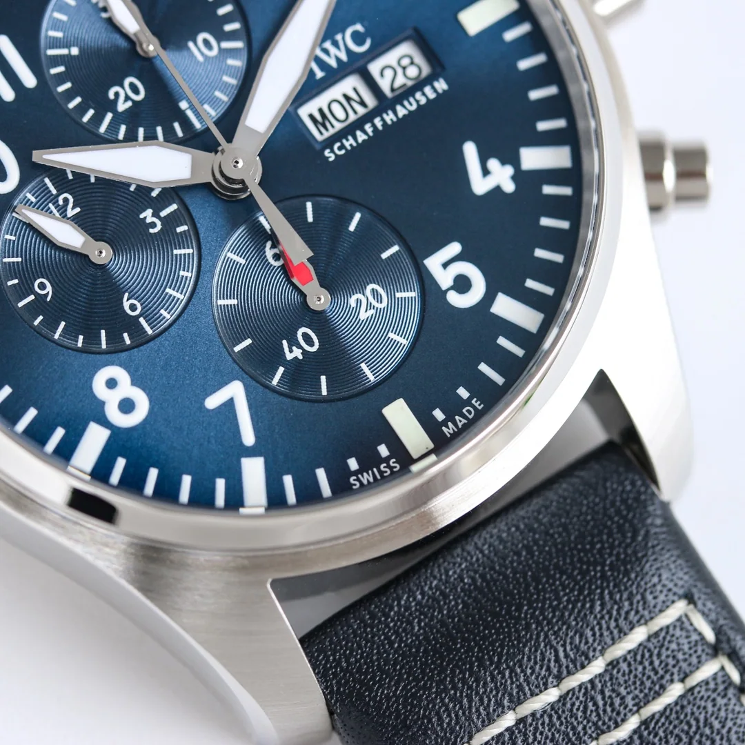 IWC 파일럿 페트로나스 그린 다이얼 시계 상세 이미지 5