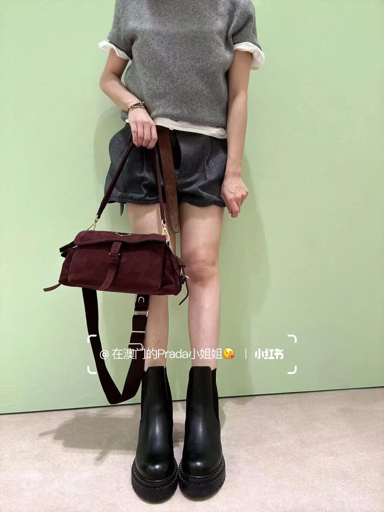 프라다 큐빅 장식 캐시미어 혼방 카라 반팔 티셔츠 2026 SS 상세 이미지 5