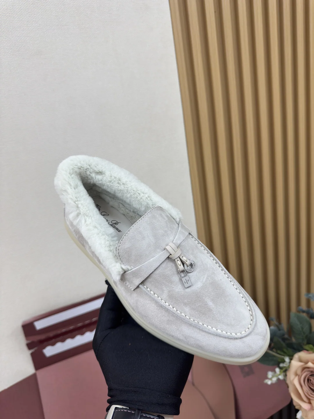로로피아나 코요테 퍼 로우컷 신발 상세 이미지 9