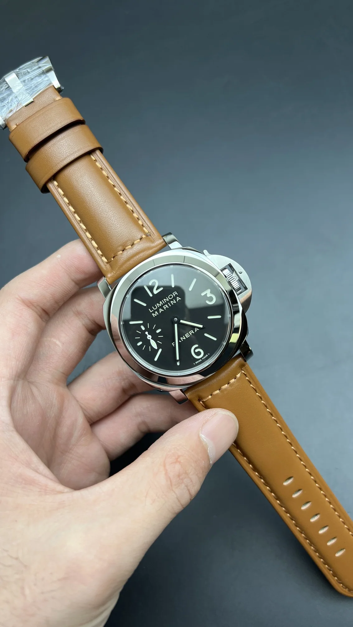 파네라이 PAM111 시계 상세 이미지 1