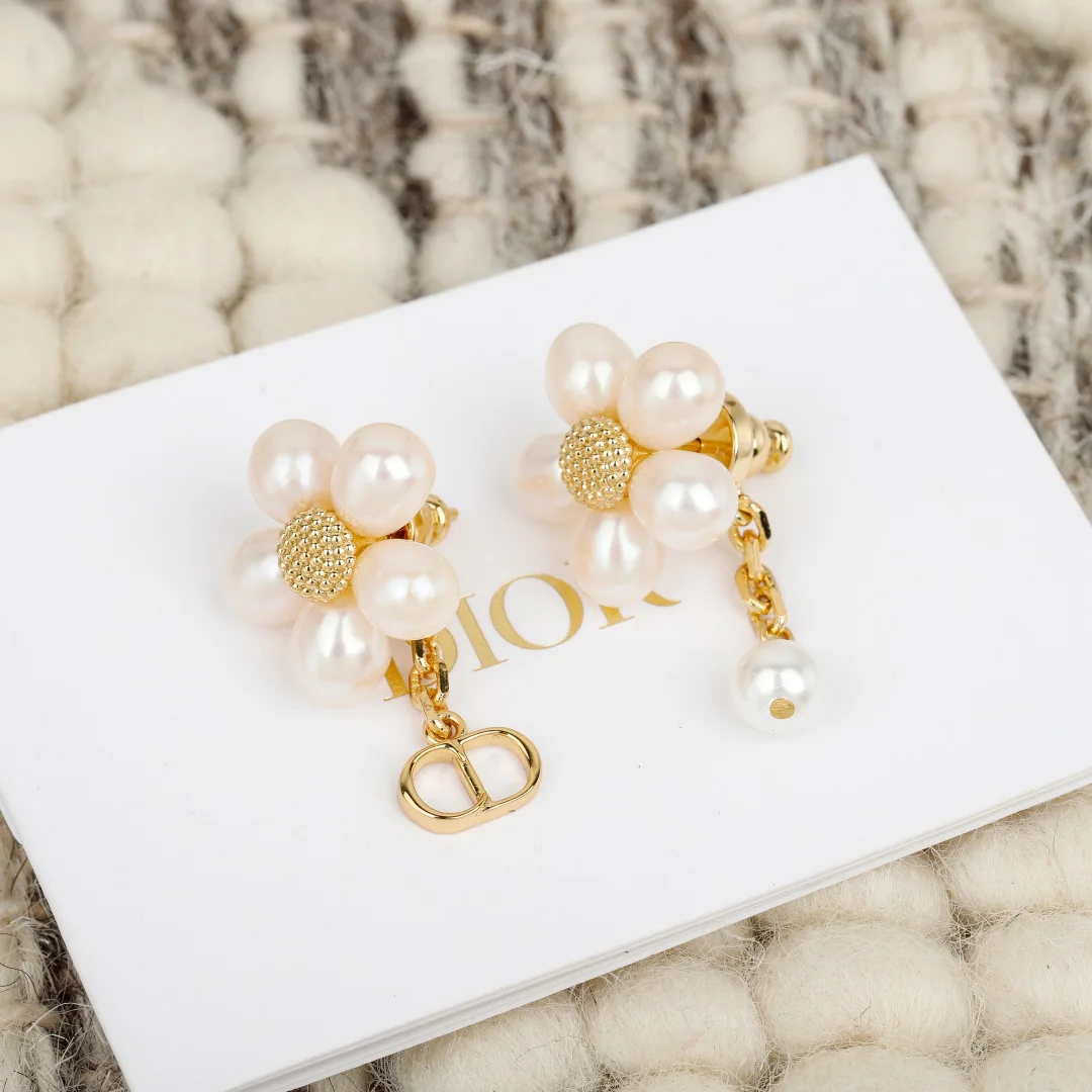 디올 플로럴 CD 진주 태슬 비대칭 귀걸이 상세 이미지 4