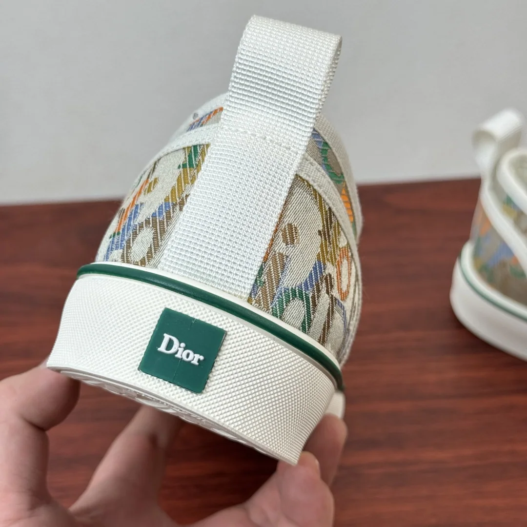 디올 26SS 런웨이 자수 솔트윈드 캐주얼 로퍼 남성 슬립온 신발 154408 Dior Sneakers 상세 이미지 8