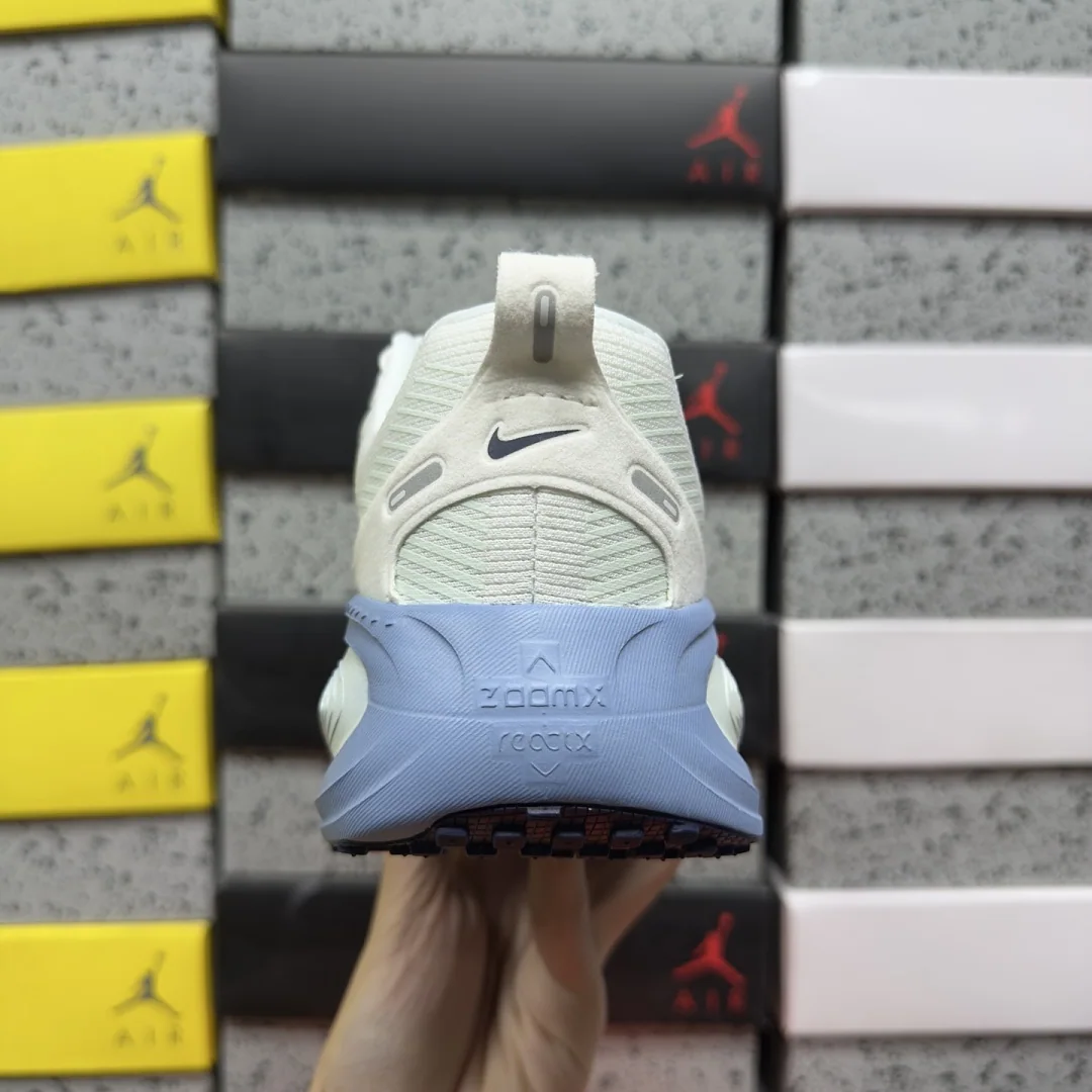 나이키 [XY] 보메로 18 HM6804-115 201742 Nike Vomero 18 White Work Blue Barely Green 상세 이미지 8