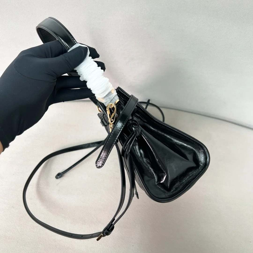 프라다 보니 스몰 오일 왁스 가죽 가방 1BC297 상세 이미지 3