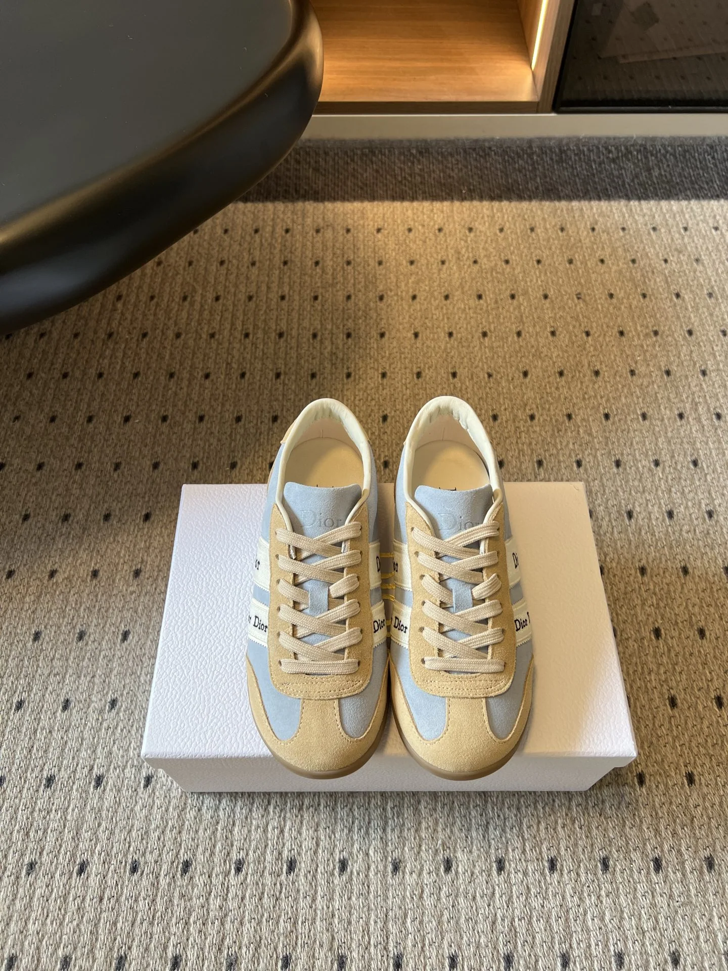 디올 레트로 캐주얼 패치워크 스니커즈 148054