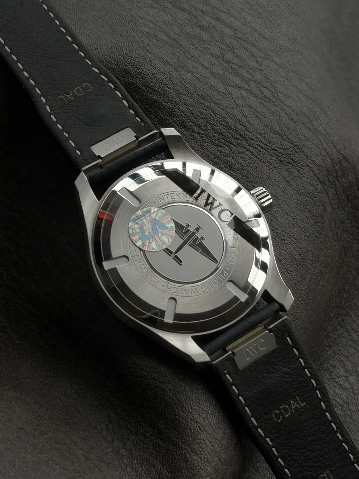 IWC 마크 XX 파일럿 시계 블랙 다이얼 사파이어 글라스 상세 이미지 9
