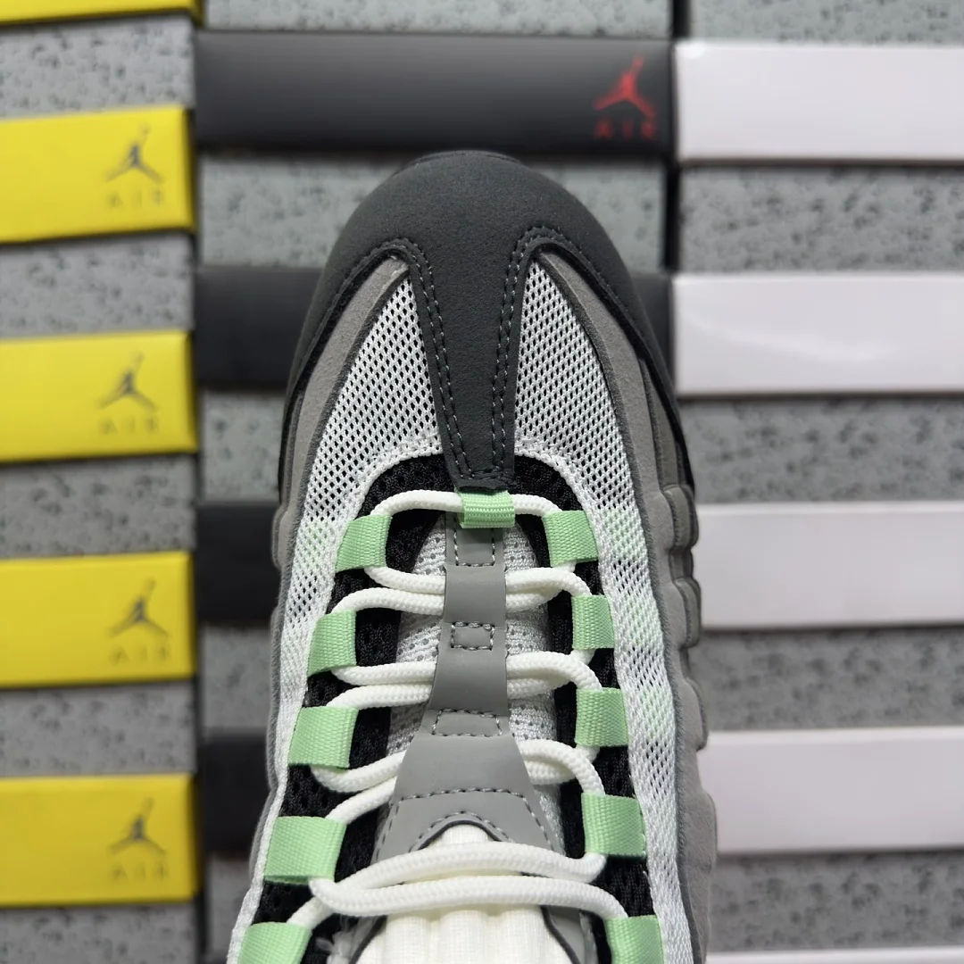 나이키 [WE] 에어 맥스 95 OG HJ5996-005 201886 Nike Air Max 95 OG Big Bubble Fresh Mint 상세 이미지 3