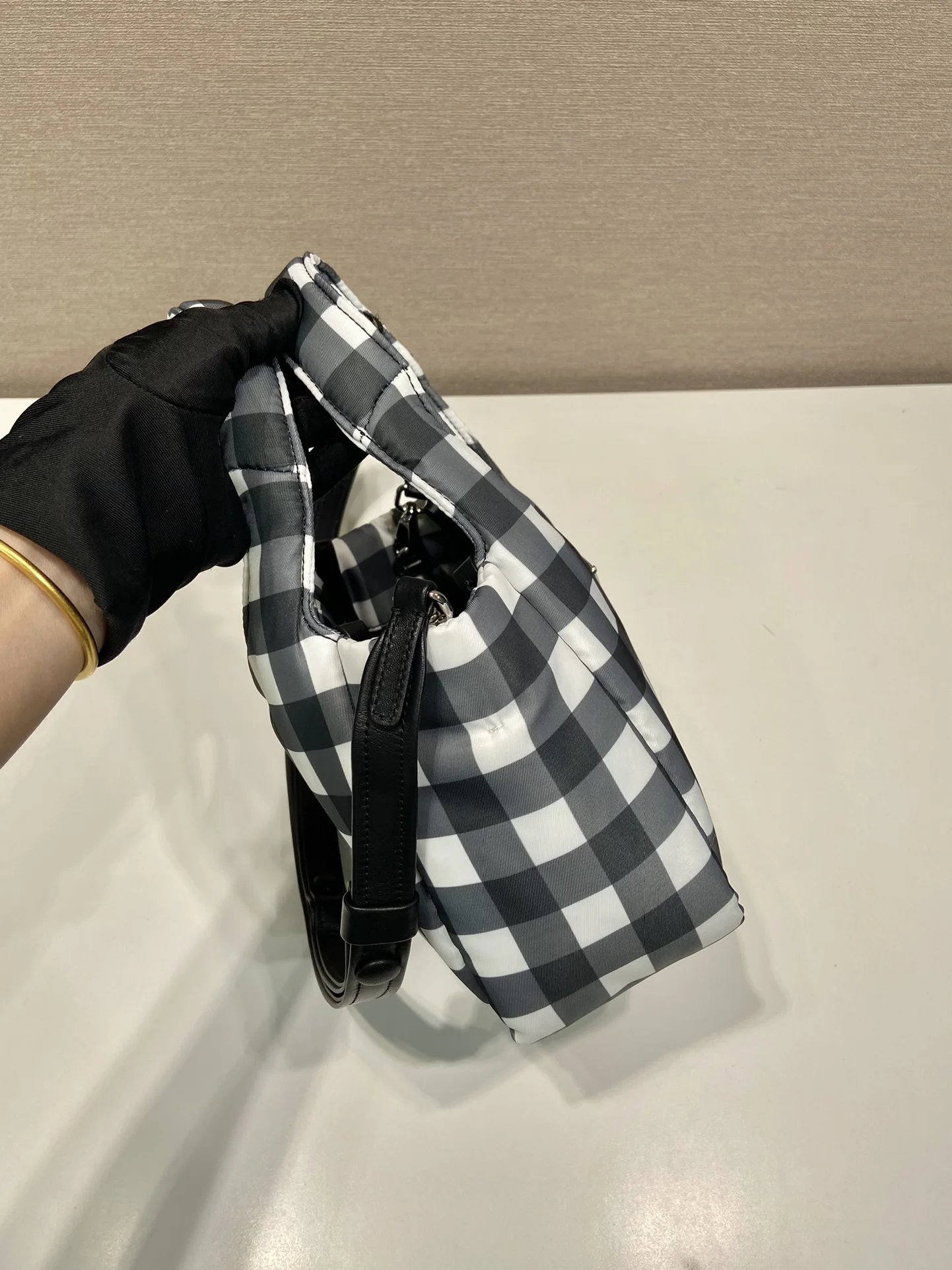 프라다 격자무늬 체크 토트백 1BG359 상세 이미지 5