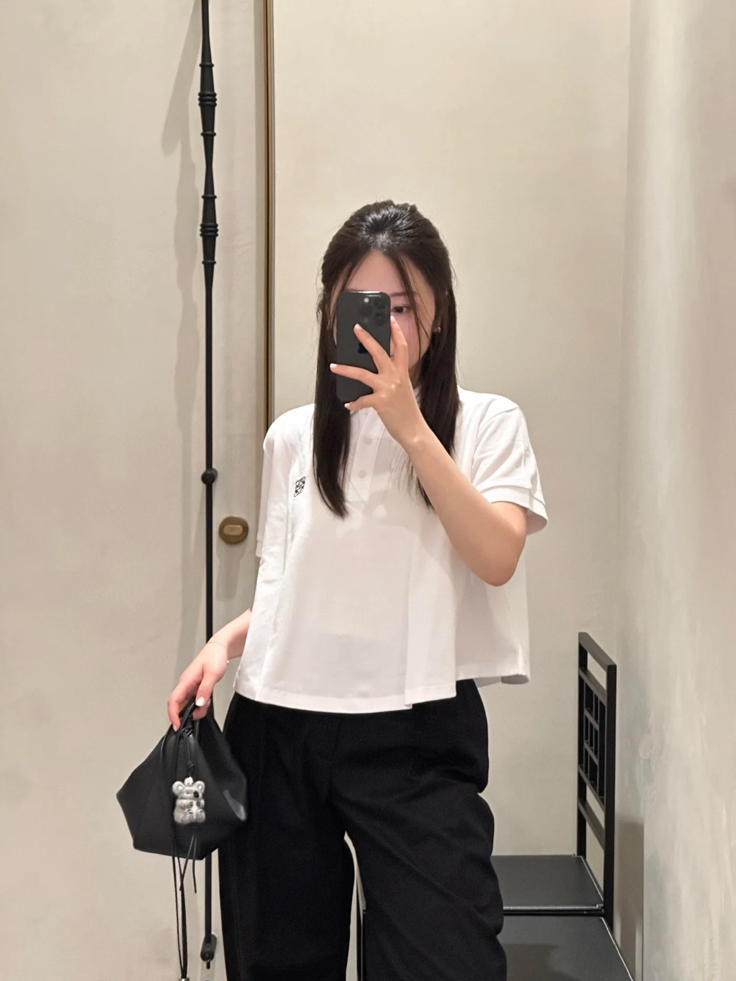 로에베 레터 자수 카라 반팔 티셔츠 2025 SS 상세 이미지 4