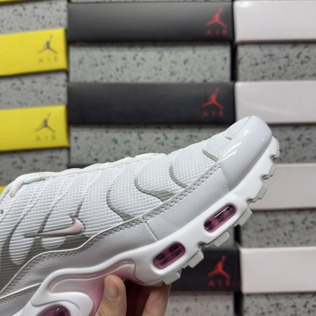 나이키 [BD] 에어 맥스 플러스 HF0107-100 201904 Nike Air Max Plus Summit White Pink Rise 상세 이미지 2
