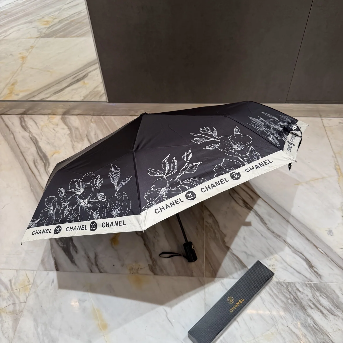 샤넬 삼단 자동 접이식 우산 상세 이미지 7