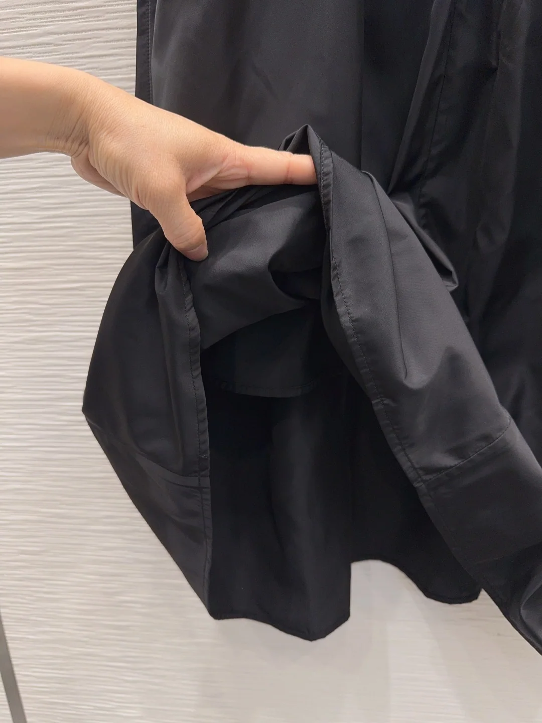 프라다 로고 폴로 카라 여성 원피스 상세 이미지 7