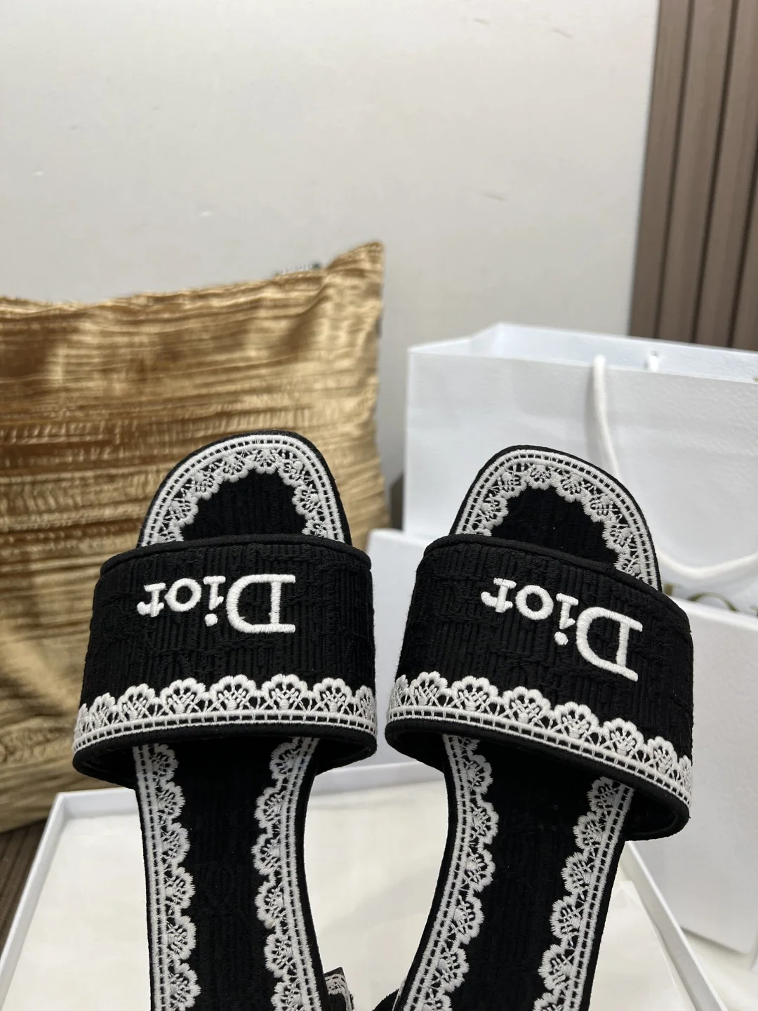 디올 자수 슬리퍼 상세 이미지 6