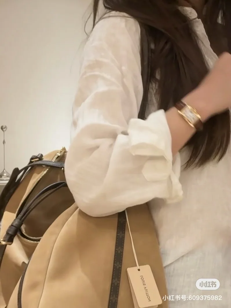 루이비통 버드케이지 스웨이드 숄더백 M26451 상세 이미지 9