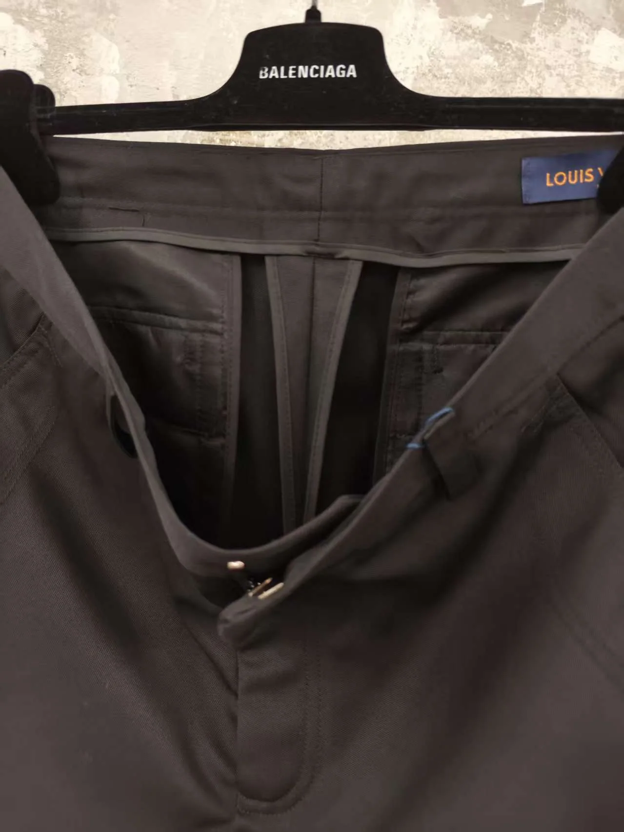 루이비통 자수 울 워크 남성 바지 25SS 상세 이미지 4