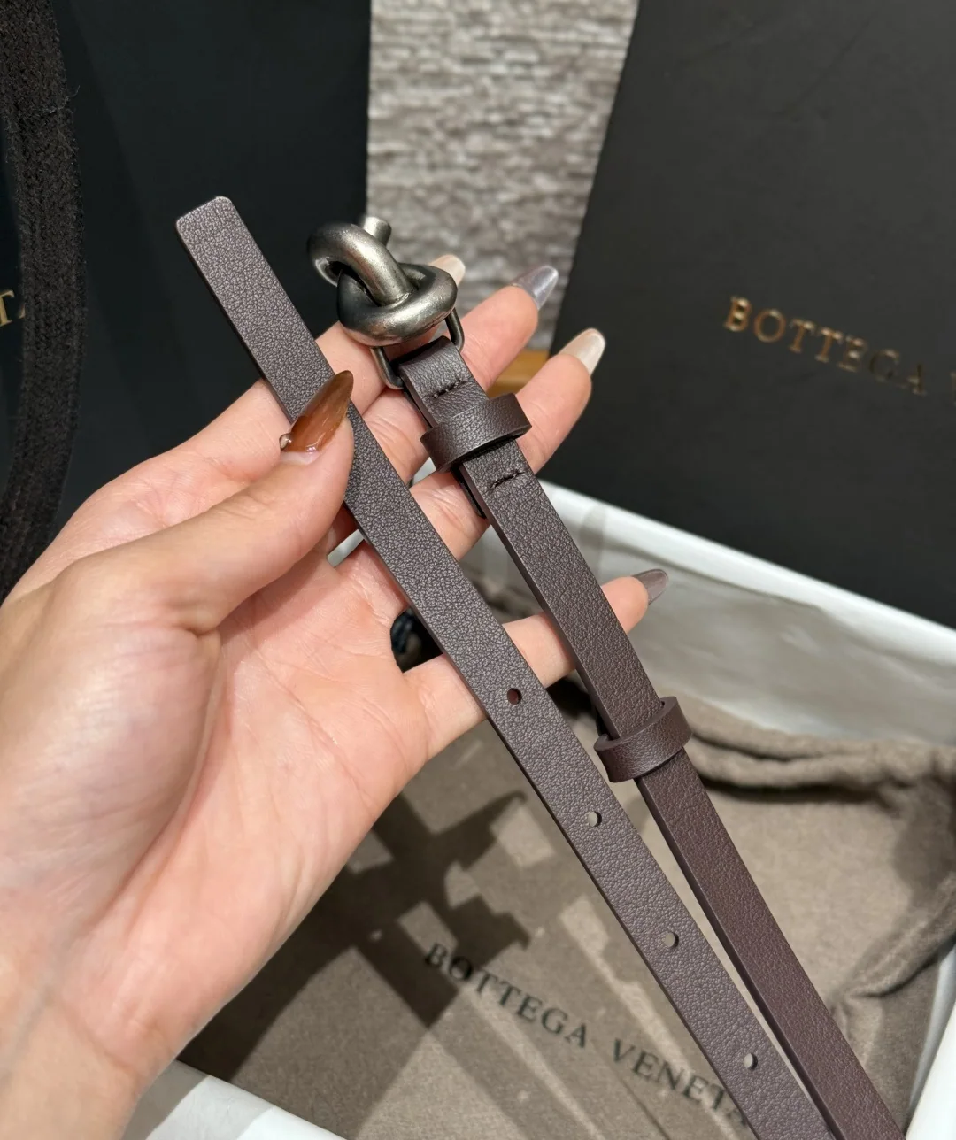 보테가베네타 노트 소가죽 벨트 상세 이미지 7