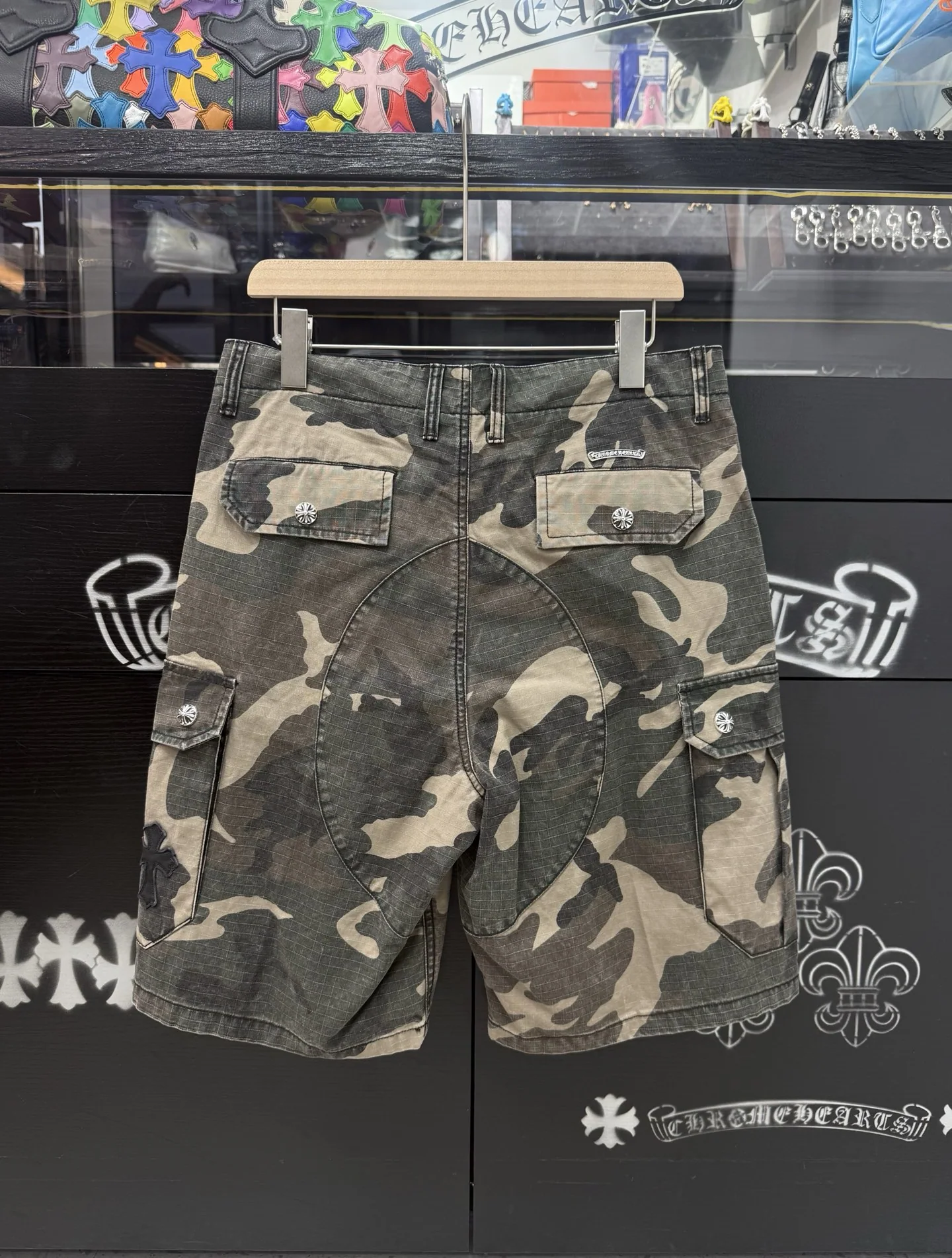 크롬하츠 카모플라주 가죽 트림 남성 반바지 상세 이미지 9