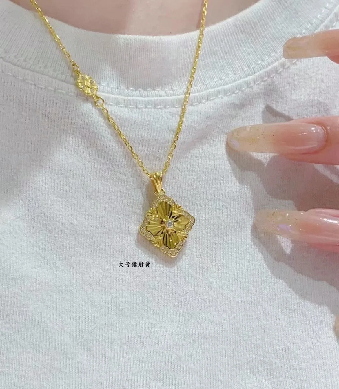 부첼라티 오페라 시리즈 옐로우 골드 목걸이 상세 이미지 1