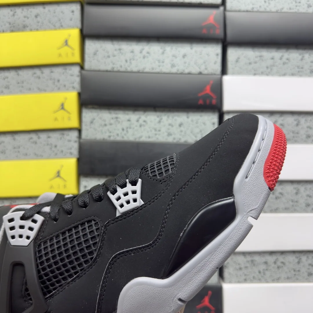 나이키 [GX] 조던 4 레트로 OG IX8180-001 201885 Nike Jordan 4 Retro OG Bred 2026 상세 이미지 3