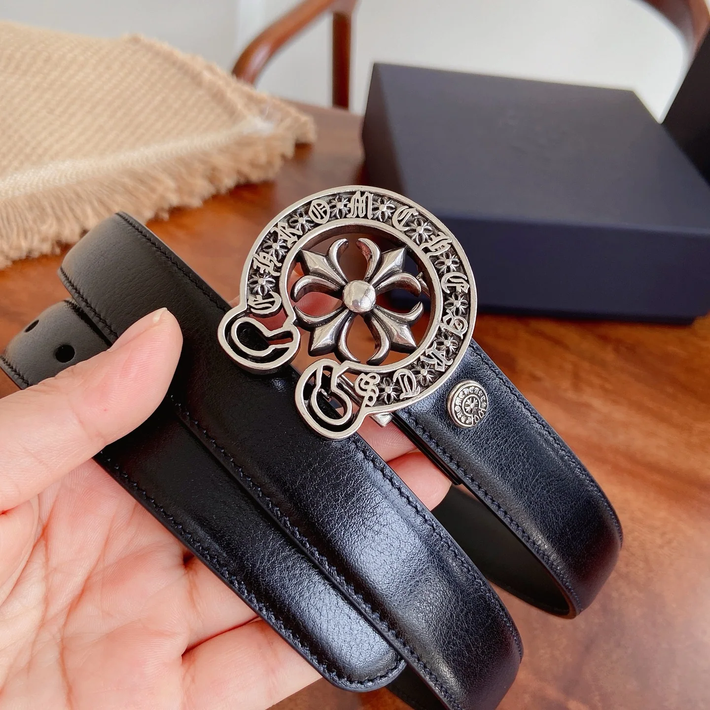 크롬하츠 미니 호스슈 크로스 스털링 실버 장식 가죽 벨트 상세 이미지 3