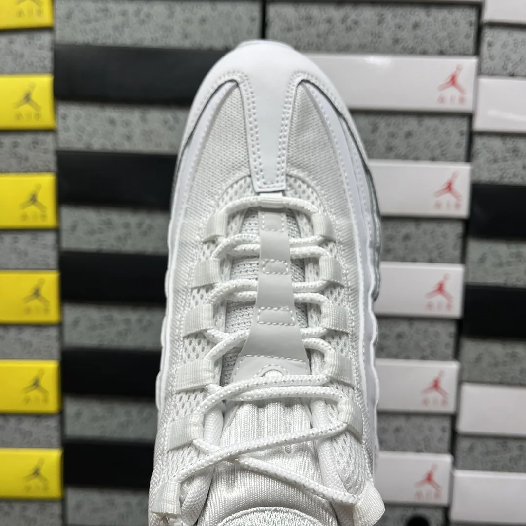 나이키 [WE] 에어 맥스 95 OG HM8755-100 201551 Nike Air Max 95 OG Big Bubble Triple 상세 이미지 6