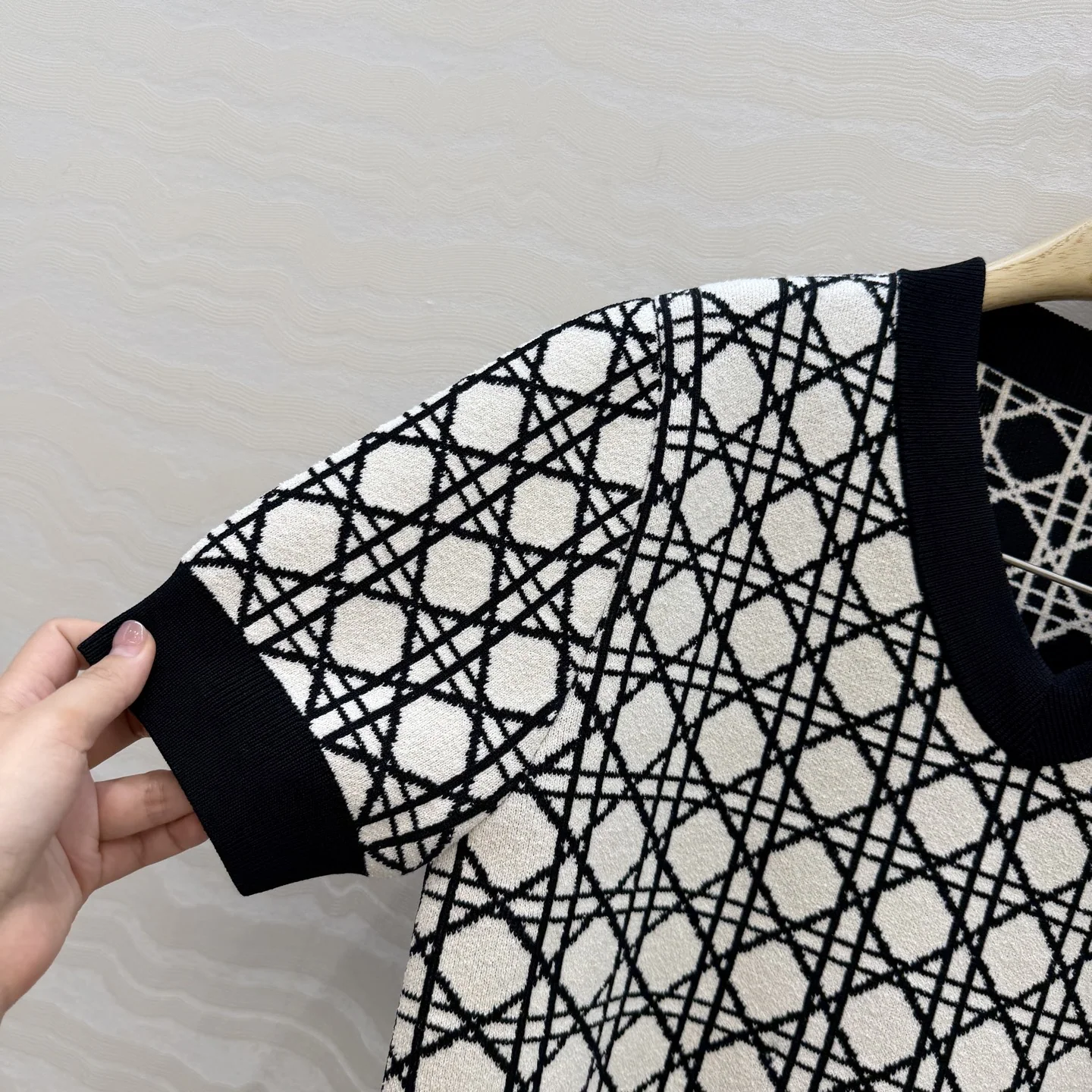 디올 카나쥬 패턴 니트 반팔 탑 상세 이미지 4
