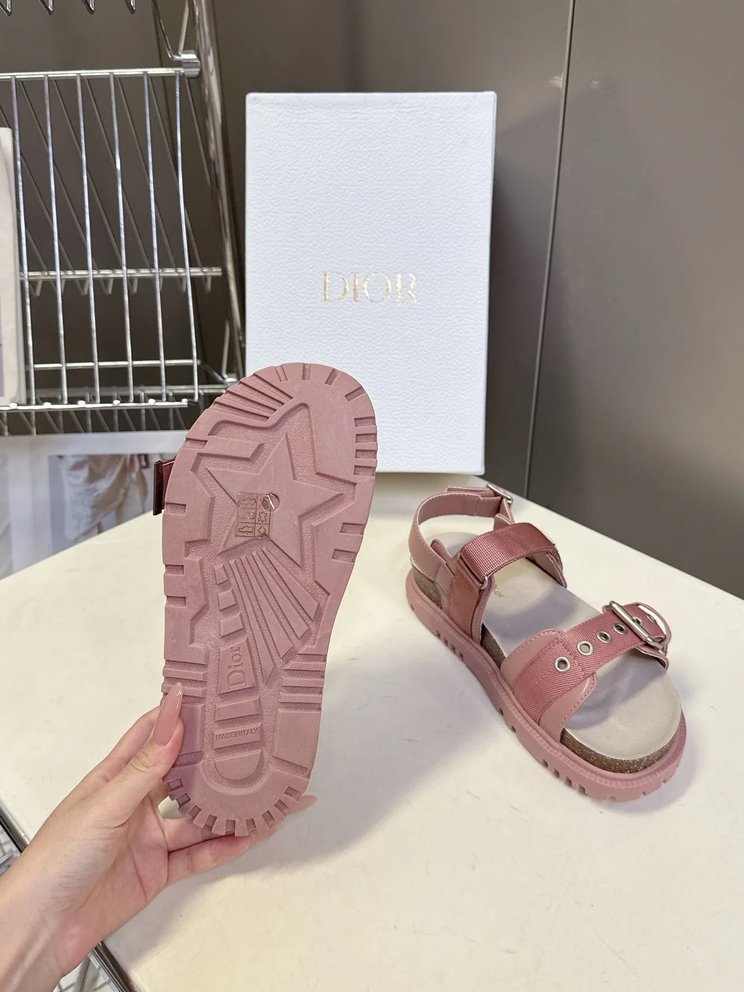 디올 더블 버클 플랫폼 샌들 상세 이미지 9