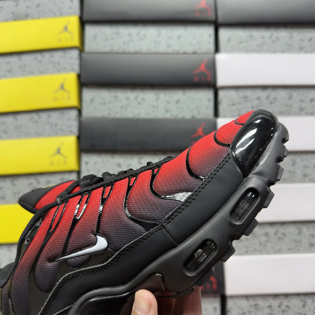 나이키 [BD] 에어 맥스 플러스 DC1936-001 201873 Nike Air Max Plus Deadpool 상세 이미지 6