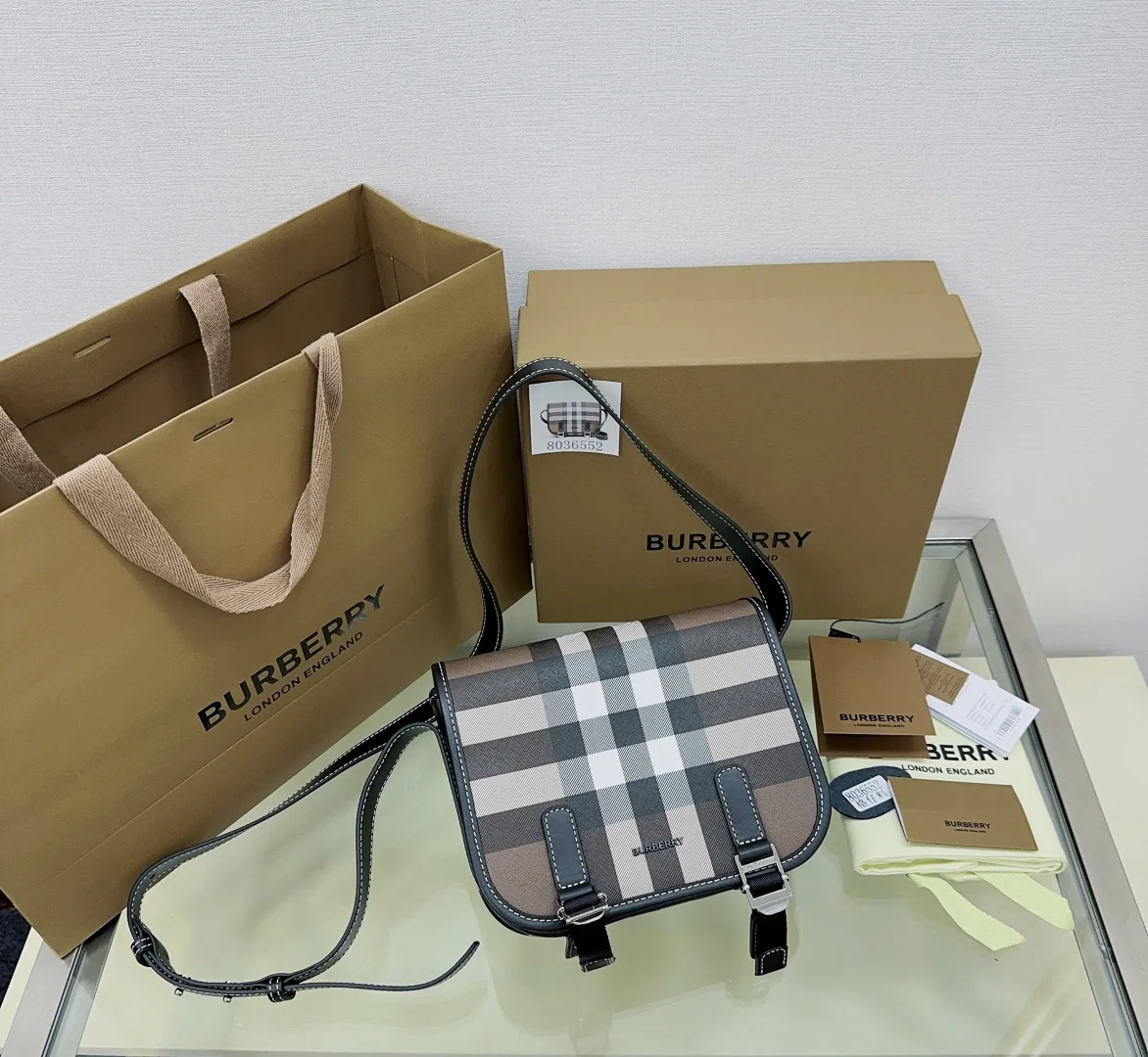 버버리 체크 캔버스 메신저백 상세 이미지 1