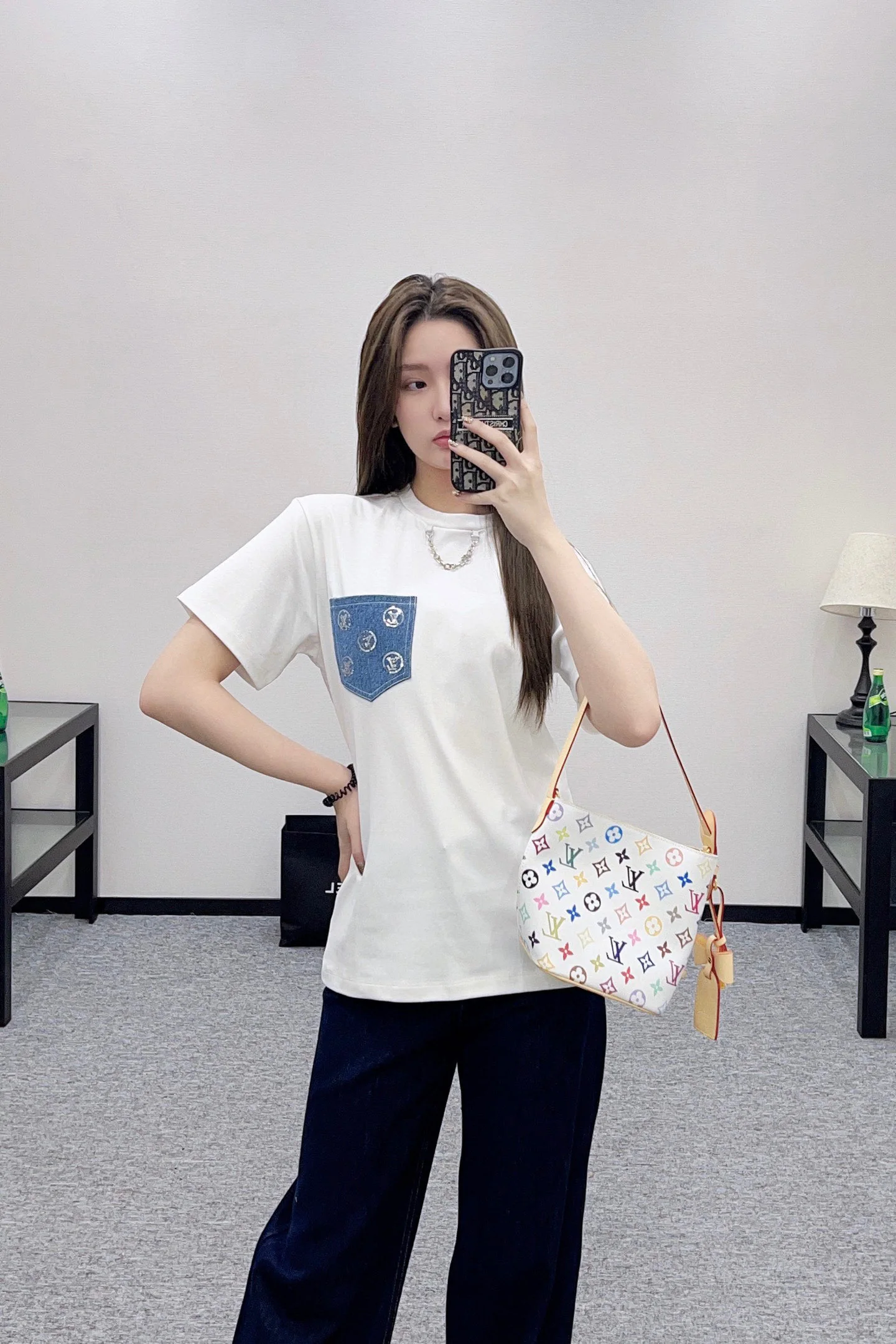 루이비통 컬러 블록 포켓 여성 반팔 티셔츠 상세 이미지 2