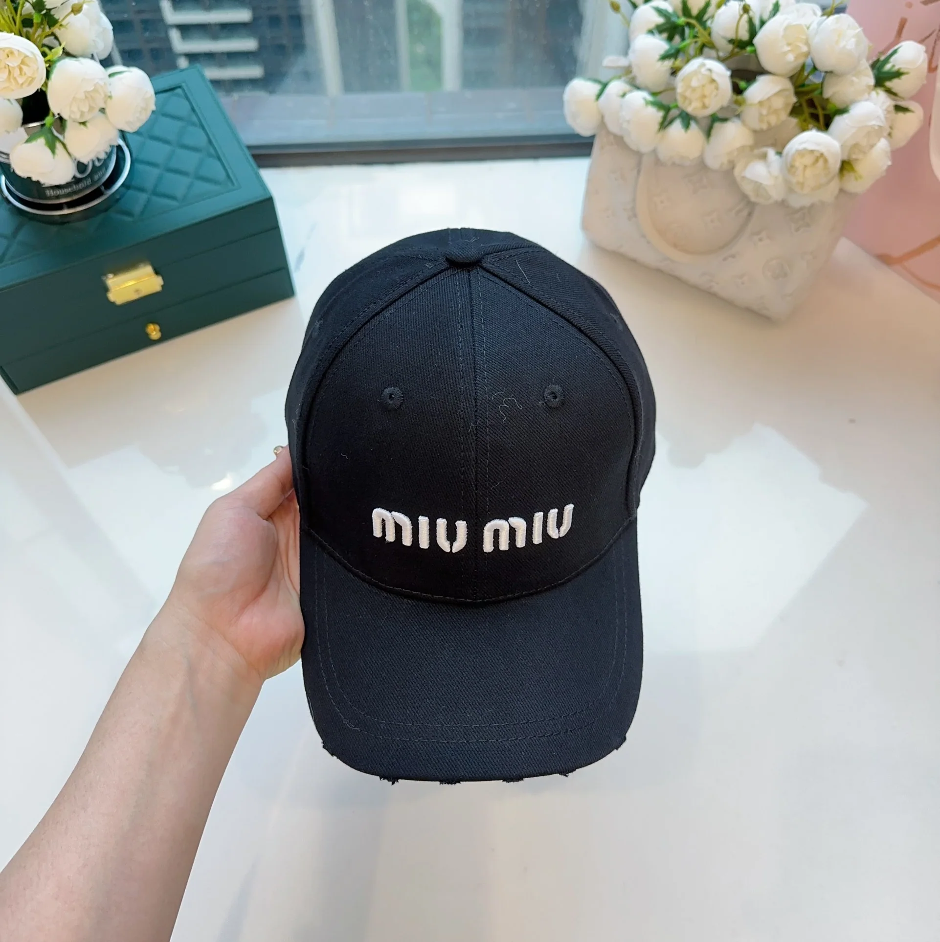 미우미우 모자 81074 Miu Miu Cap 상세 이미지 3