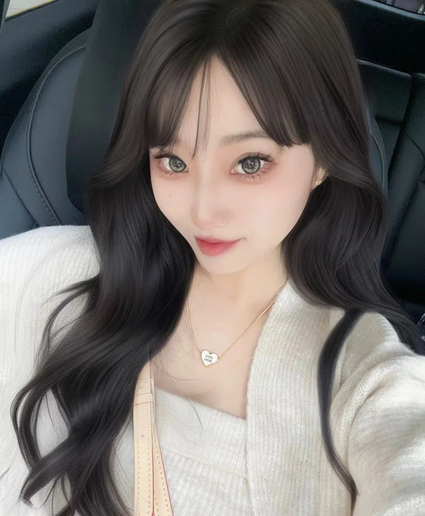 미우미우 하트 장식 팔찌 상세 이미지 2