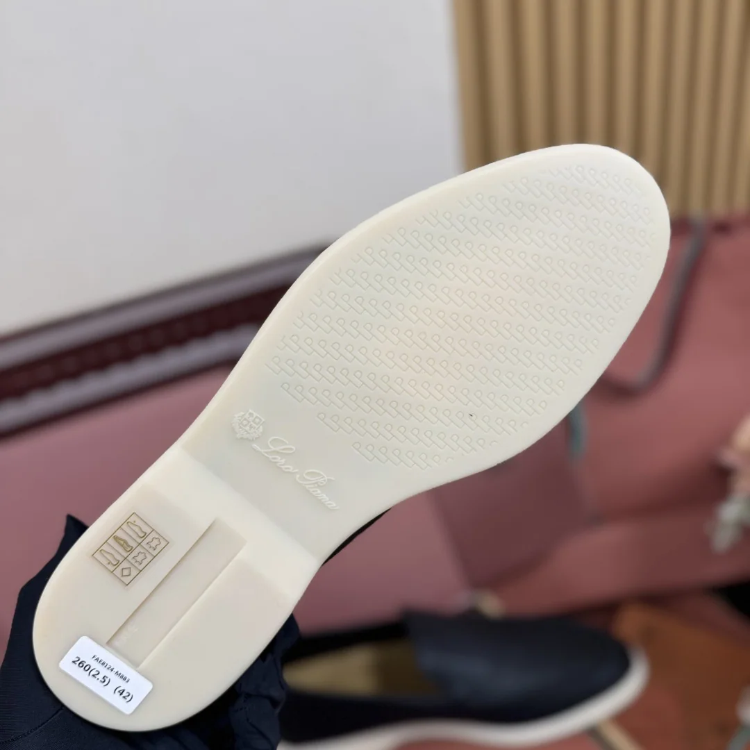 로로피아나 오픈워크 화이트 남성용 로퍼 상세 이미지 6