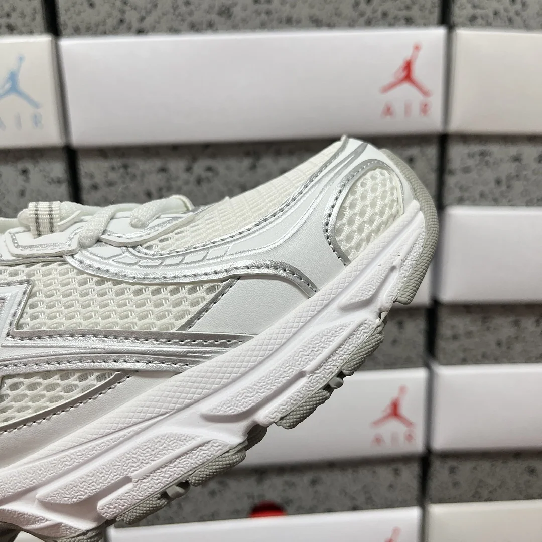 뉴발란스 [XY] 740v2 U740WM2 202064 New Balance 740v2 White Silver Reflection 상세 이미지 8
