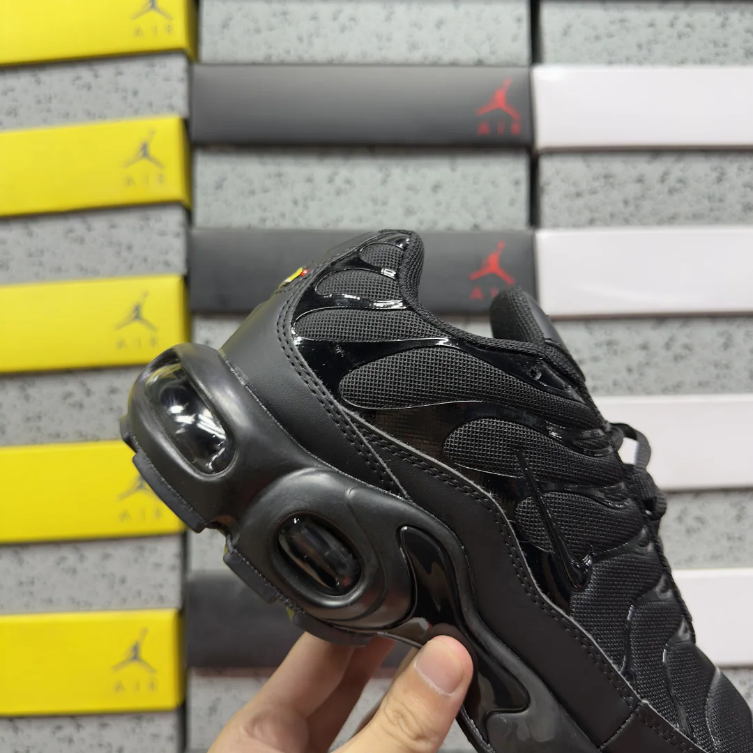 나이키 [BD] 에어 맥스 플러스 604133-050 201846 Nike Air Max Plus Triple Black 상세 이미지 4