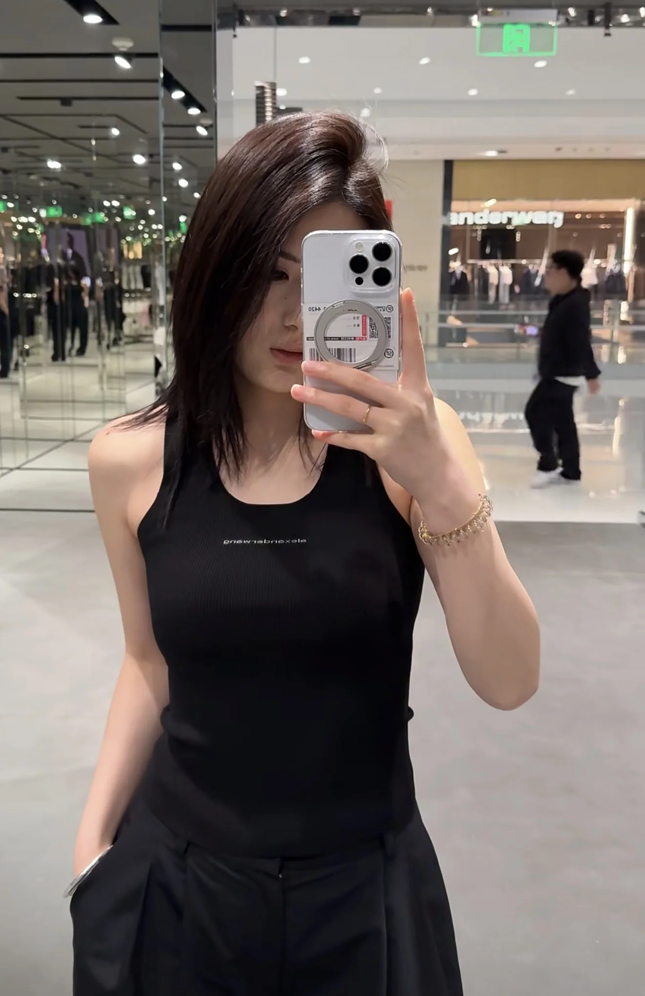 알렉산더왕 여성 슬림핏 U넥 반팔 티셔츠 상세 이미지 6