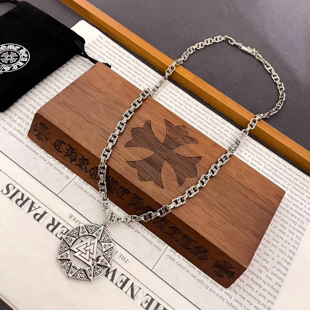 크롬하츠 클래식 레터 팔각형 펜던트 목걸이 상세 이미지 2