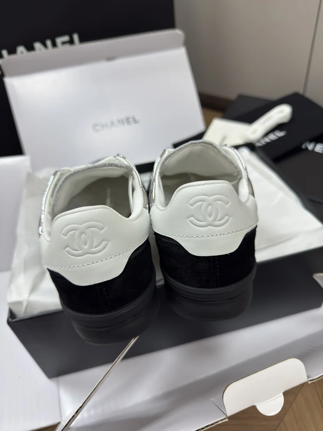 샤넬 더블 C 로고 스키 스니커즈 상세 이미지 6