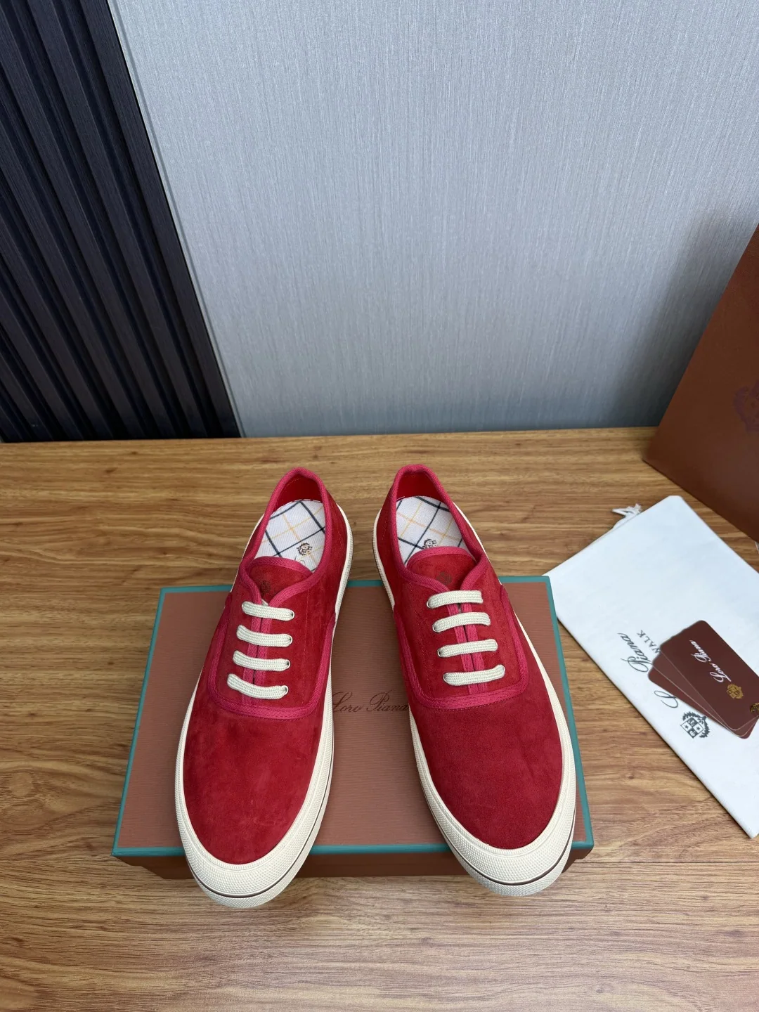 로로피아나 남성용 캐주얼 스니커즈 상세 이미지 2