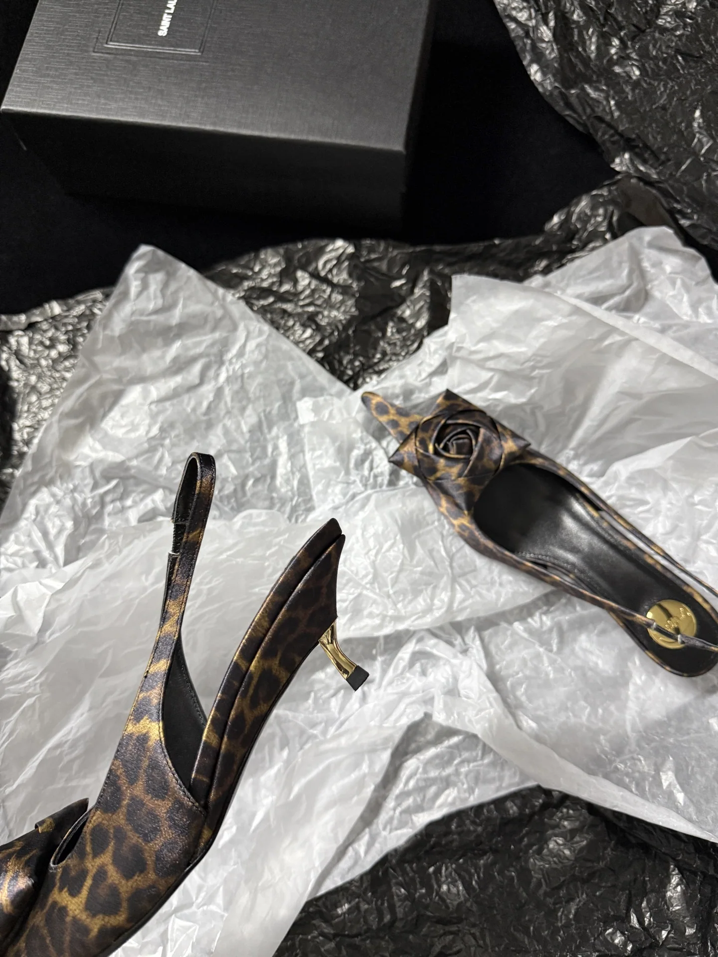 생로랑 YSL 장미 장식 여성 구두 9364 상세 이미지 8