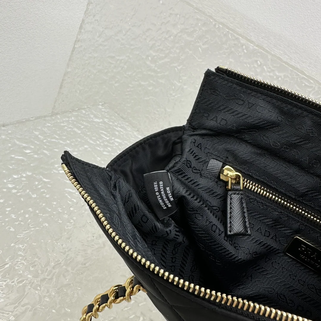 프라다 리나일론 토트백 상세 이미지 8