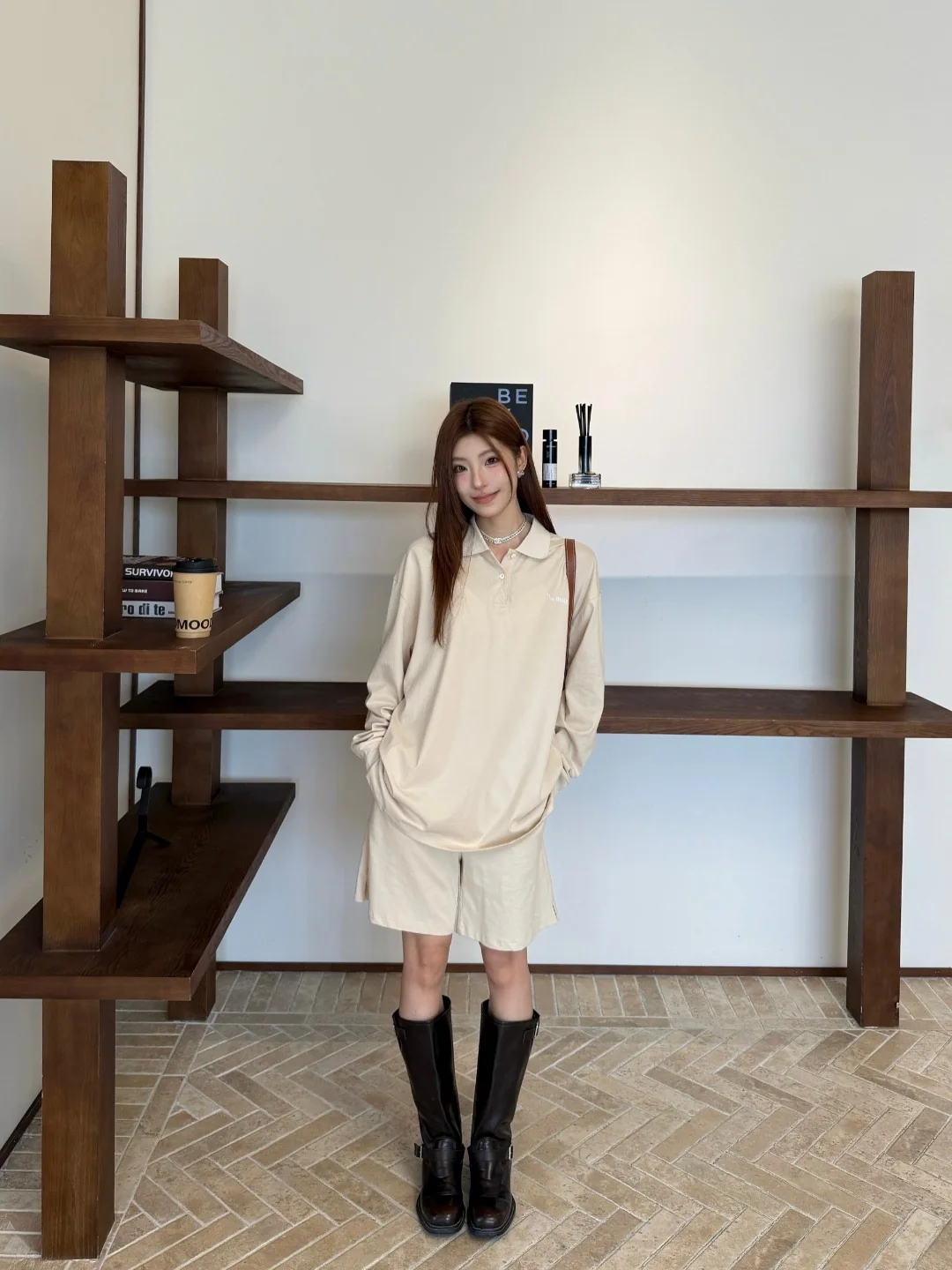 로로피아나 로고 자수 오버핏 긴팔 폴로셔츠 여성의류 26 SS 상세 이미지 5