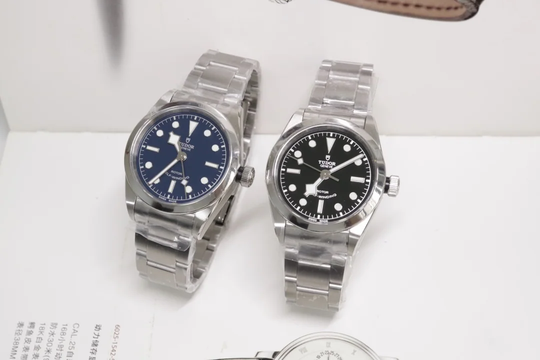 IWC 블루 다이얼 나일론 스트랩 시계 상세 이미지 9