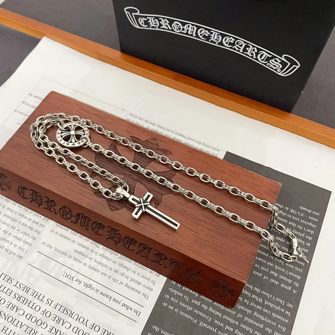 크롬하츠 클래식 엠보싱 라운드 크로스 목걸이 상세 이미지 6