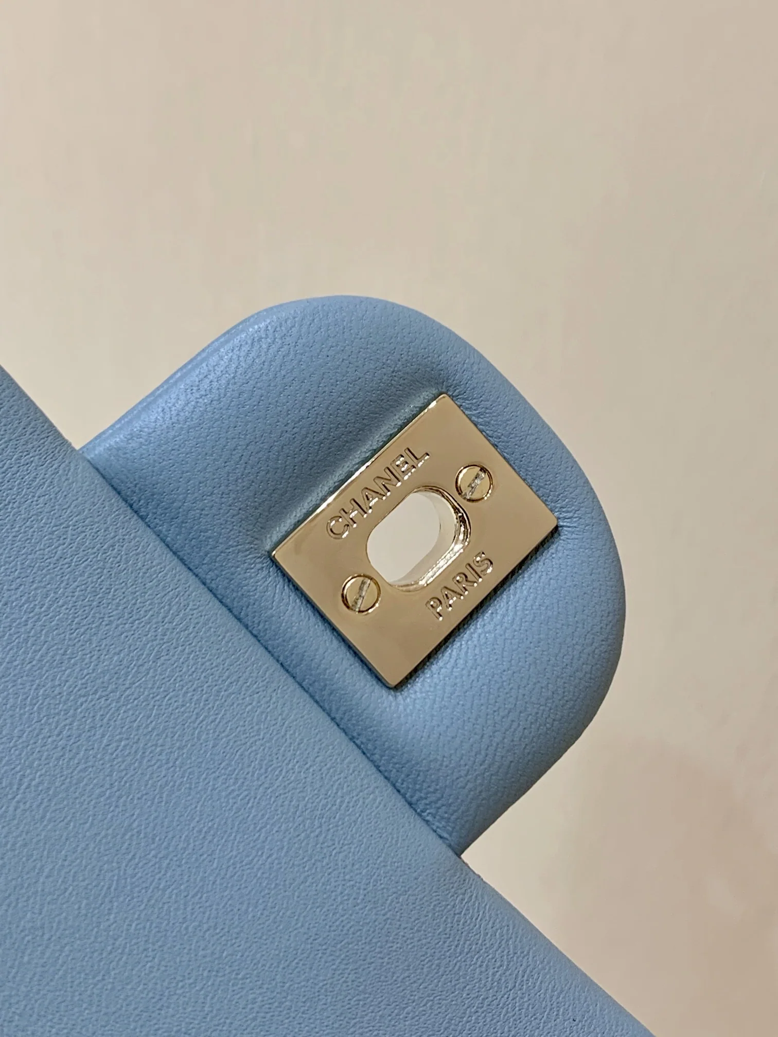 샤넬 벚꽃 핑크 베이비 블루 양가죽 미니 손목 가방 AS2431 상세 이미지 9