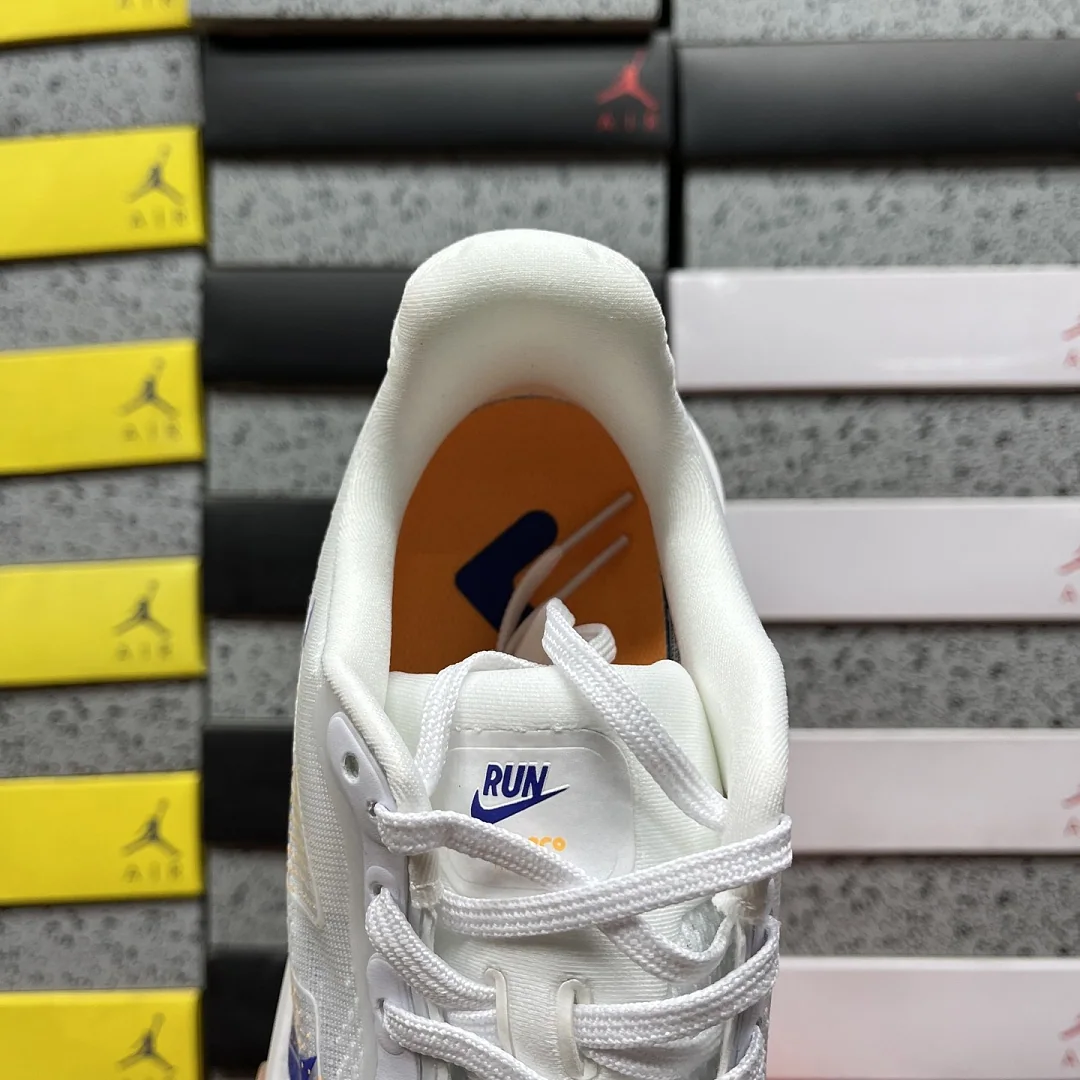 나이키 [CG] 보메로 프리미엄 HQ2050-101 202004 Nike Vomero Premium White Lapis Total Orange 상세 이미지 5