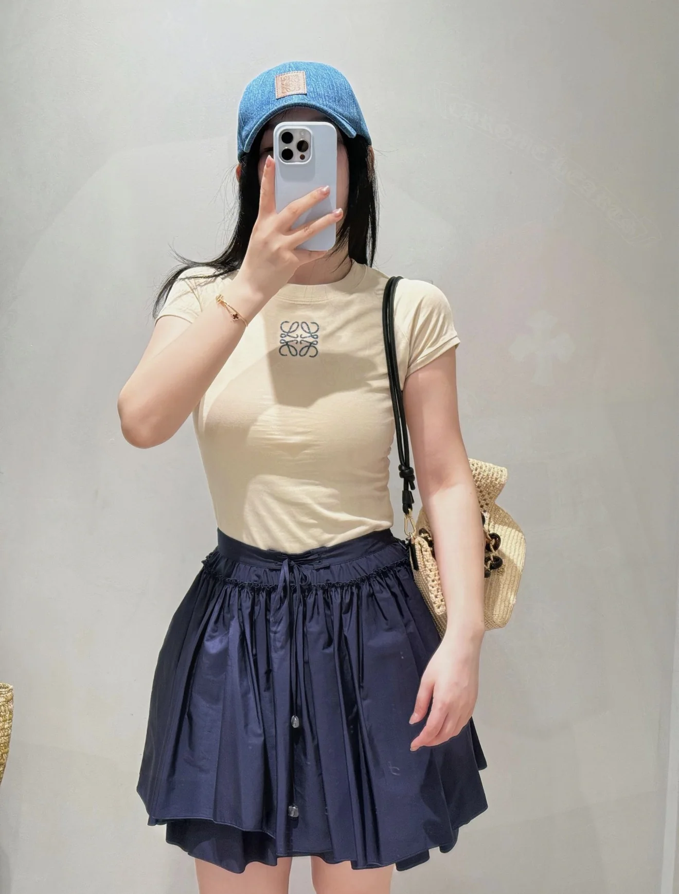 로에베 자수 로고 면 슬림핏 반팔 티셔츠 상세 이미지 11